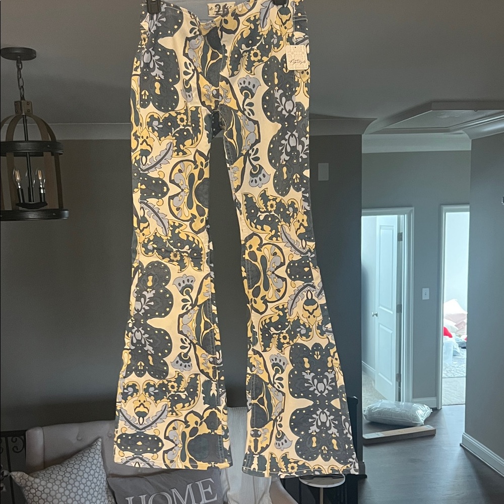 Free People pull on pants NWT Size 26